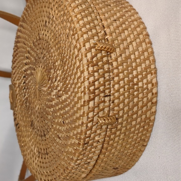 Round Rattan Bag - Picture 5 of 13